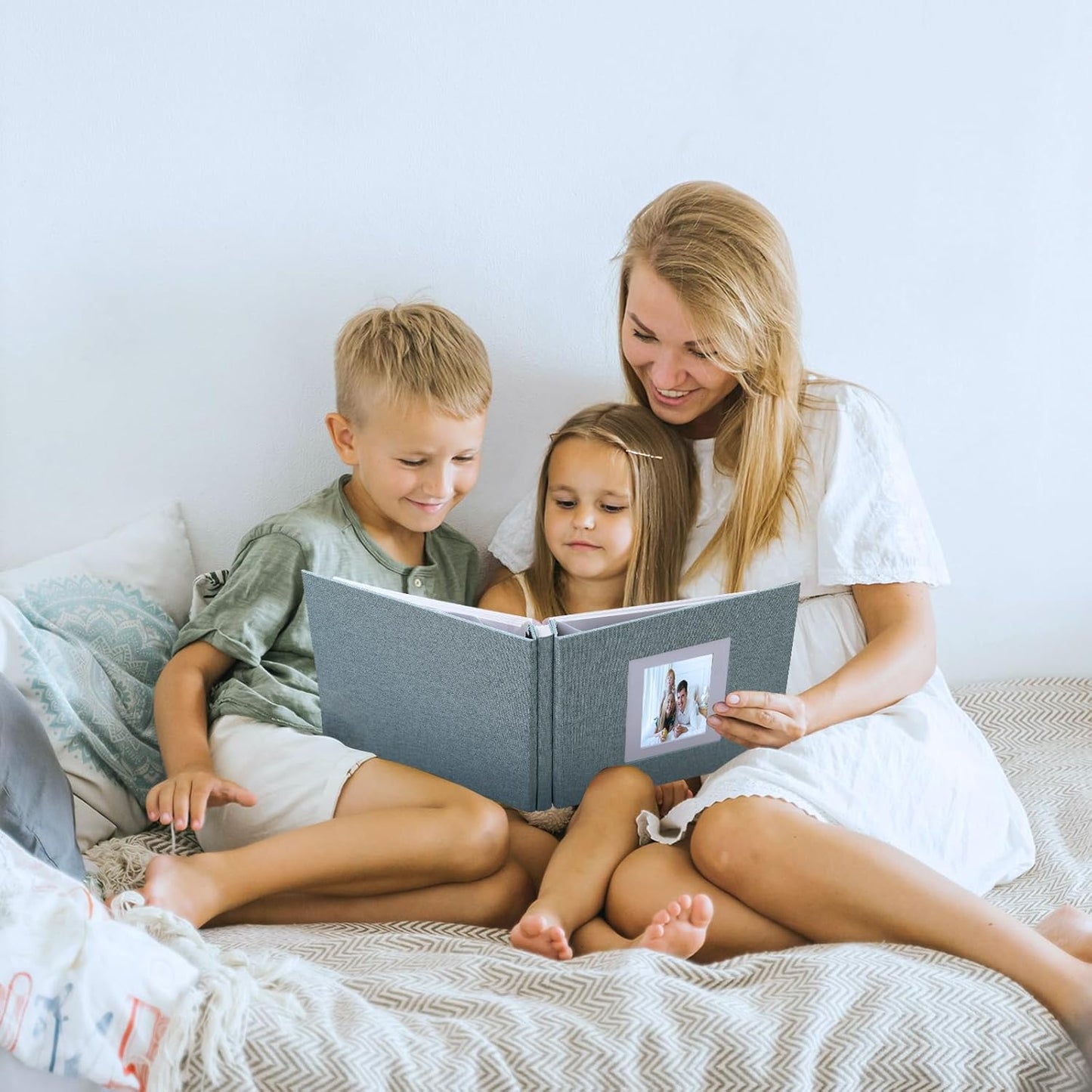 Photo Album Self Adhesive Pages Scrapbook Large Magnetic Photo Albums with Sticky Pages Scrapbooks for Wedding Baby for 4x6 5x7 8x10 Picture Photo Books 13.2x12.8 Green 40 Pages