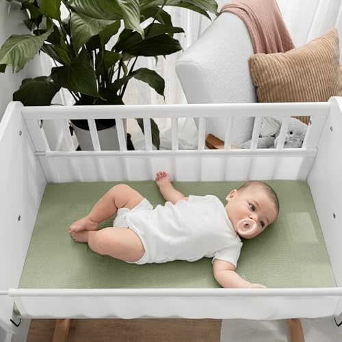 Comfy Cubs Muslin Bassinet Sheet - Image 2