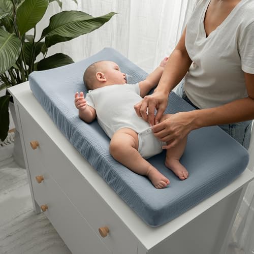 Comfy Cubs Muslin Fitted Changing Pad Cover - Image 2