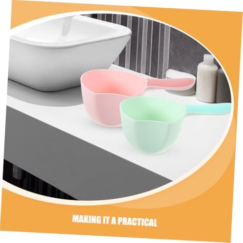 4pcs Plastic Water Scoop with Long Handle - Image 7