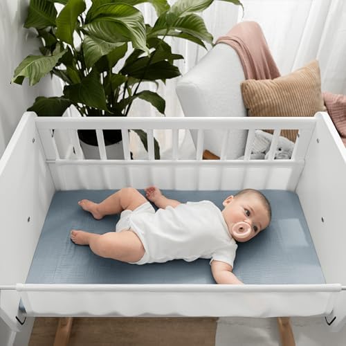 Comfy Cubs Muslin Bassinet Sheet - Image 2