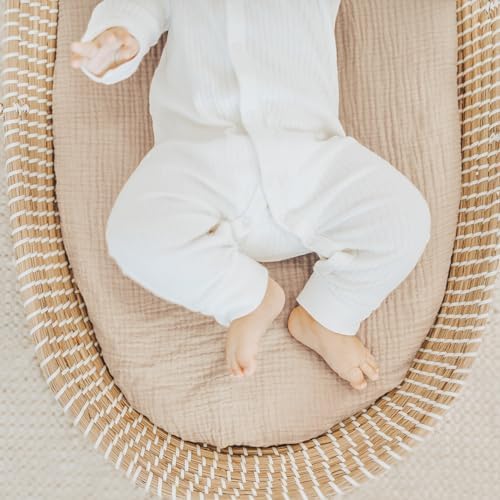 Konssy 2 Pack Muslin Bassinet Sheets - Image 6