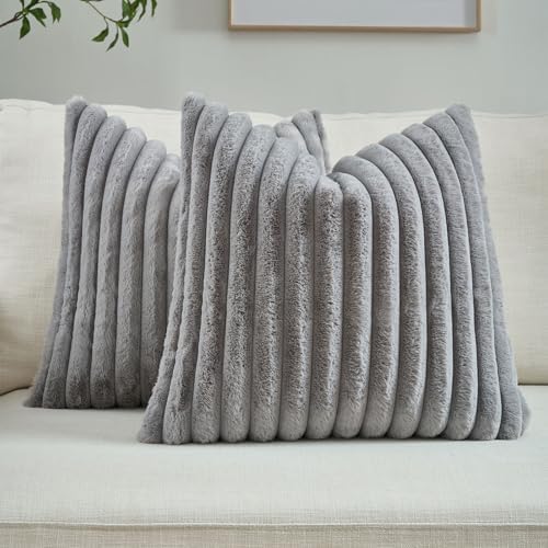 FUTEI Pack of 2 Faux Fur Throw Pillow Covers 22x22 Inch by FUTEI