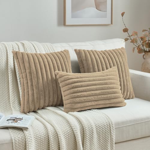 FUTEI Pack of 2 Faux Fur Throw Pillow Covers 12x20 Inch - Image 4