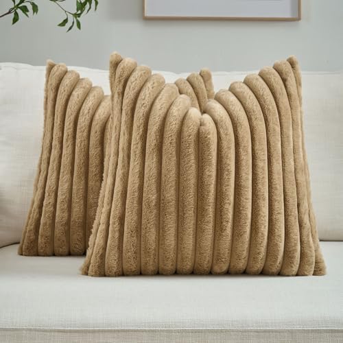 FUTEI Pack of 2 Faux Fur Throw Pillow Covers 18x18 Inch by FUTEI