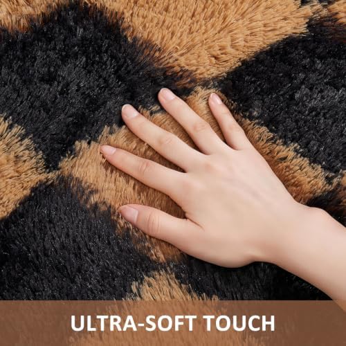 Ophanie 8x10 Black & Beige Diamond Checkered Rugs - Image 2
