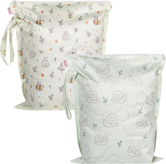 HECCEI Wet Dry Bag, 2-Pack Reusable Waterproof Wet Bagsfor Swimsuits & Baby Clothes, Leakproof Cloth Diaper Wet Bags for Travel & Diaper Changes (Garden Friend)