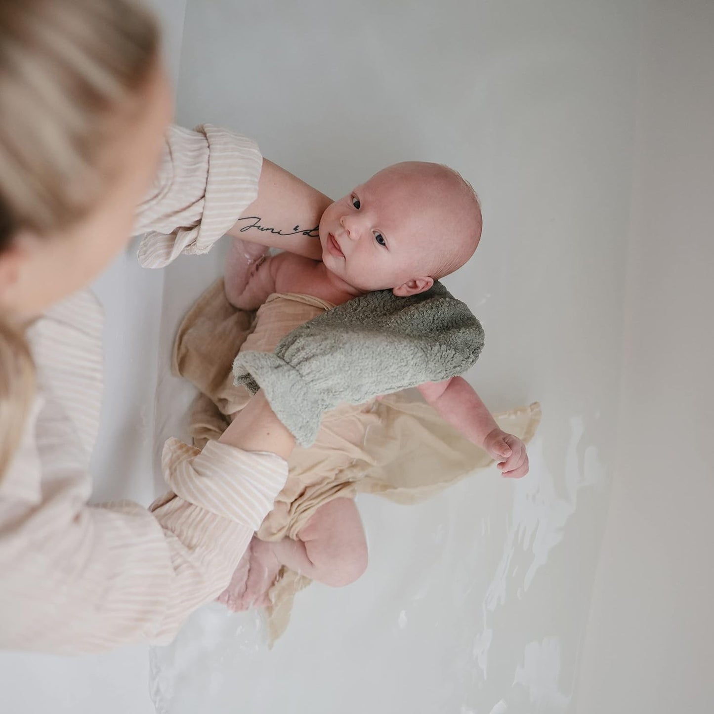 mushie Baby Bath Mitt | Organic Cotton | Pack of 2 (Fog)