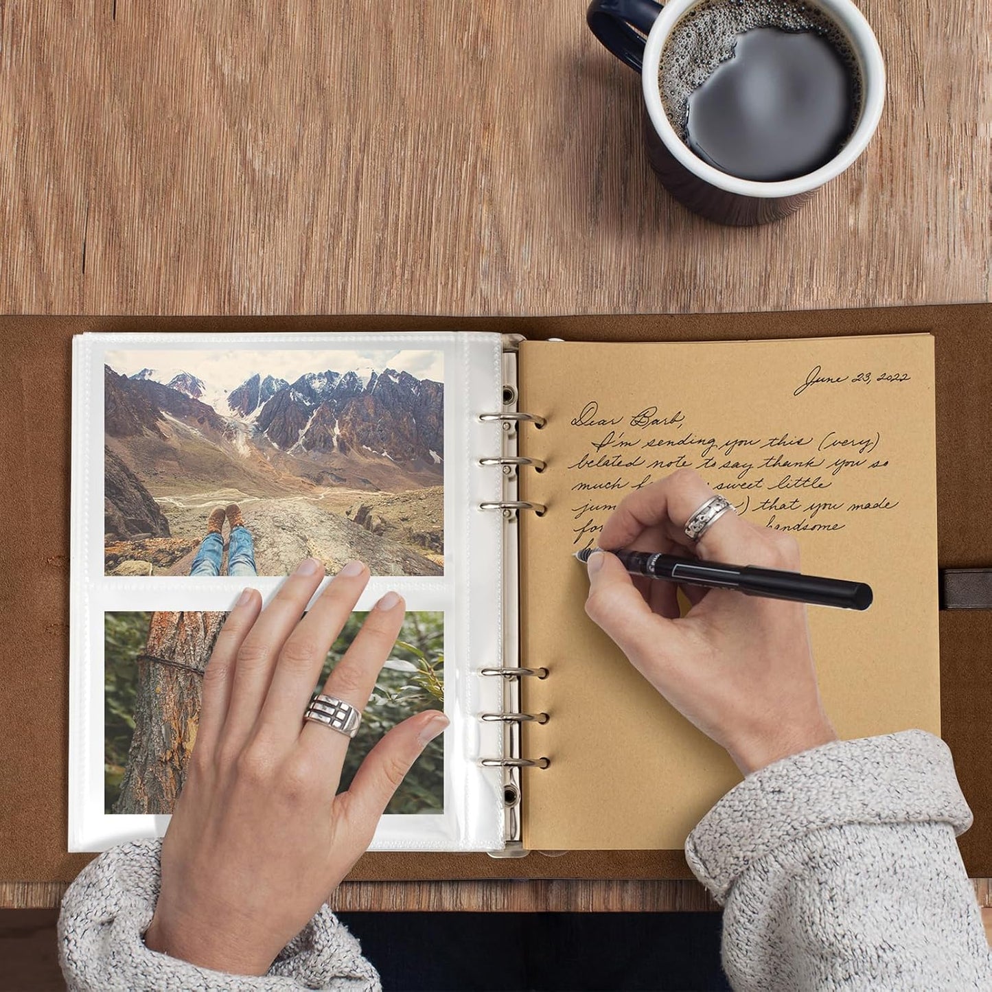 Photo Album 4x6 200 Photos, Genuine Leather Photo Albums with Writing Space with 30 Writing Paper, Travel Family Wedding Kids Graduation Baby Picture Album Scrapbook Photo Album (Dog) Labrador Gifts