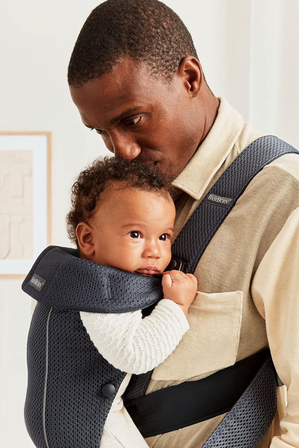 BabyBjörn Baby Carrier Mini, Anthracite, 3D Mesh | Newborn Carrier (7-25 lbs), Ergonomic, Easy-to-Use